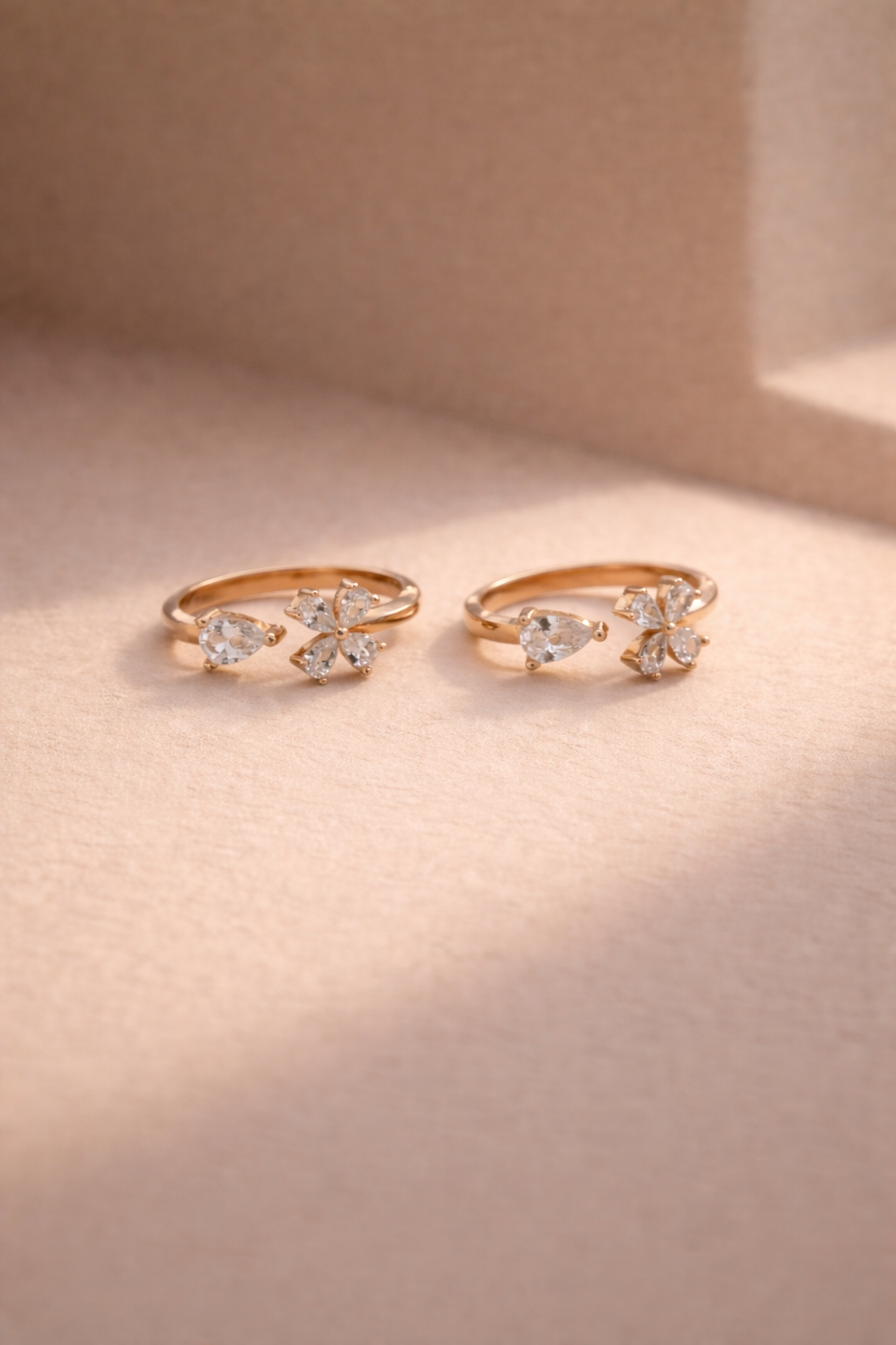 Petal Spark Toe Ring