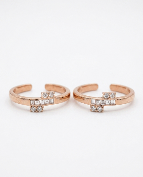 Baguette Bar Toe Ring