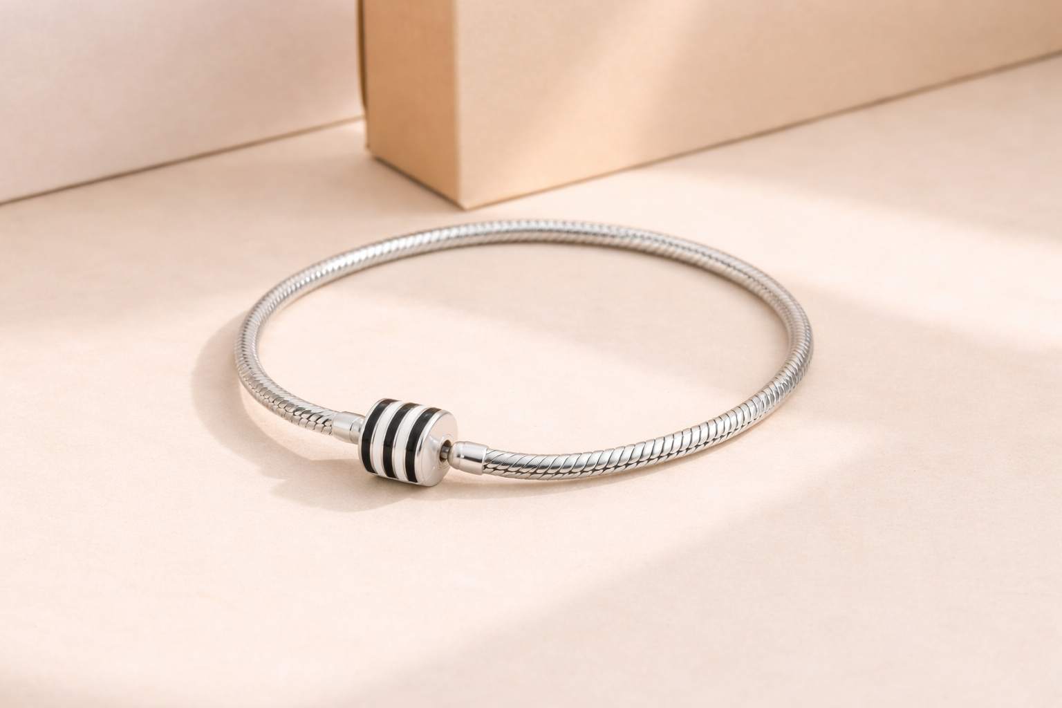 Anviora Black Bracelet