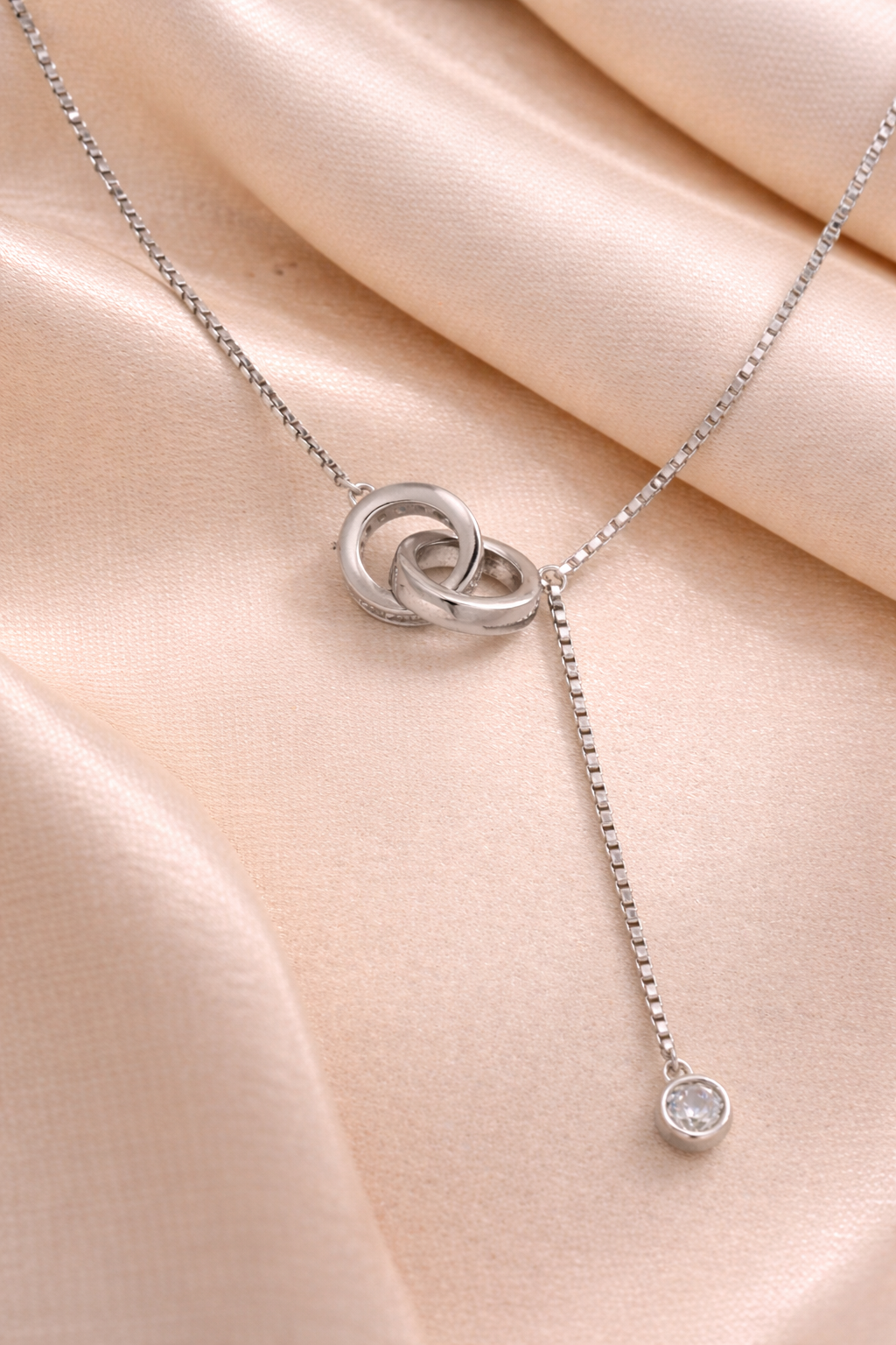 Linked Rings Drop Pendant