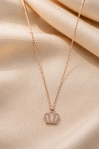 Main Queen Pendant