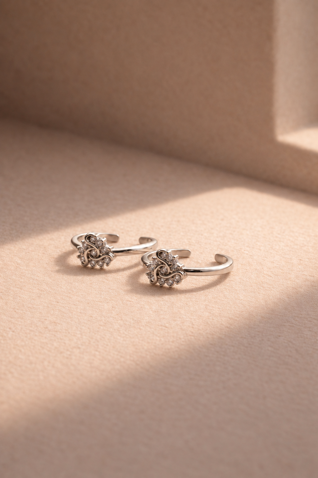 Regal Swirl Toe Rings