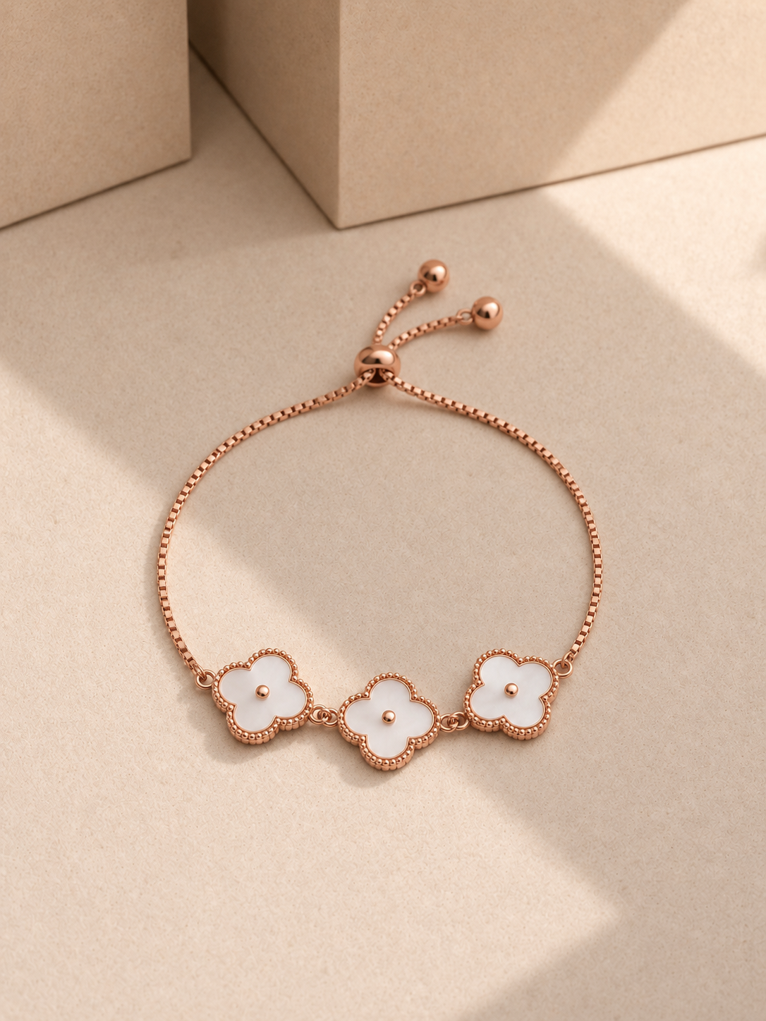 Pearl Clover Bloom Bracelet