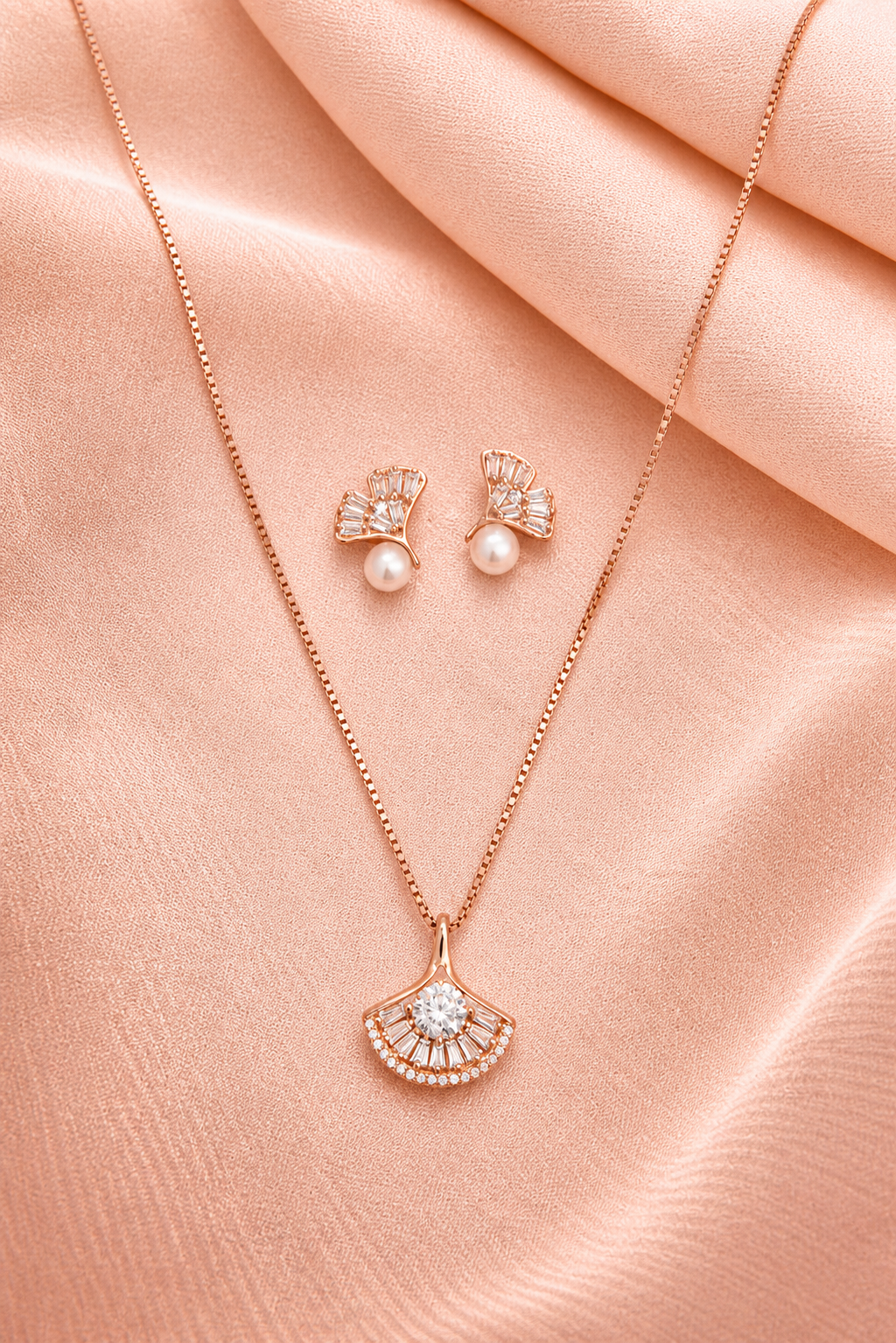 Radiant Fan Pearl Set