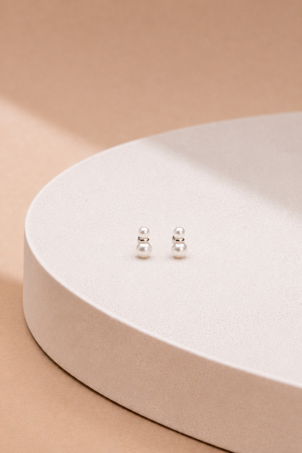 Snow Pearl Studs